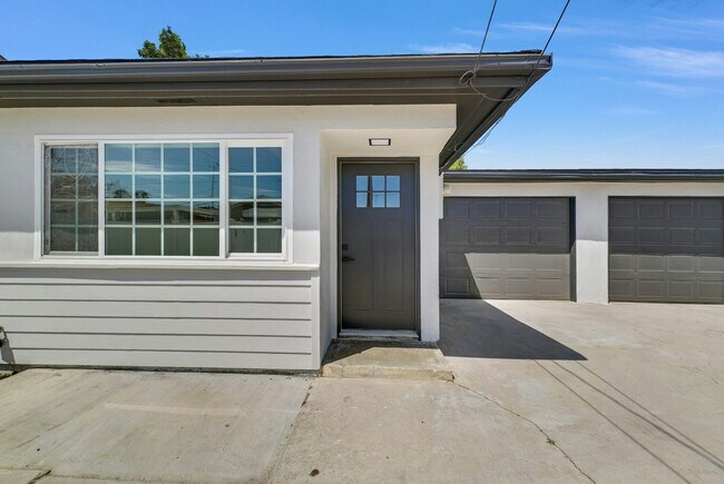Building Photo - 18425 Patterson Ln