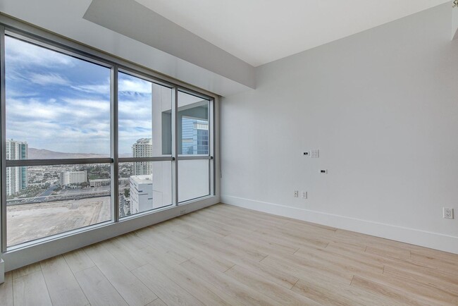 Building Photo - Sky Las Vegas 3004- Strip and City Views f...