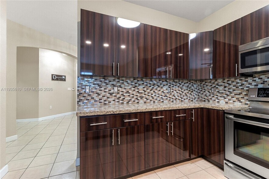 Building Photo - 8562 NW 108th Ave