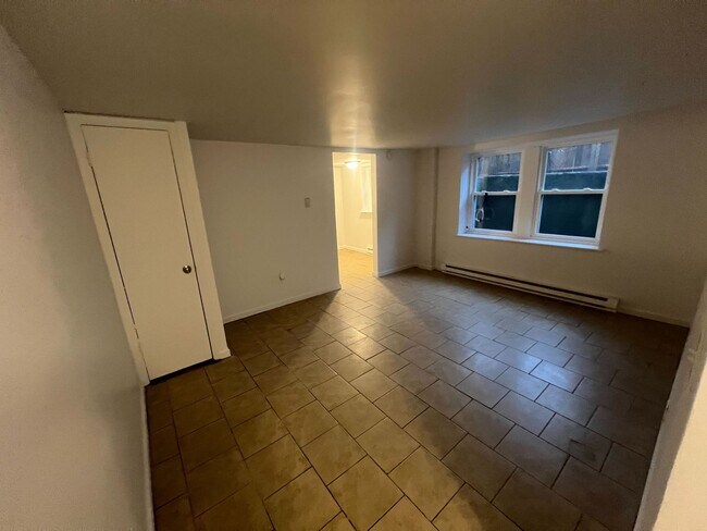 Building Photo - 190 S Allen St