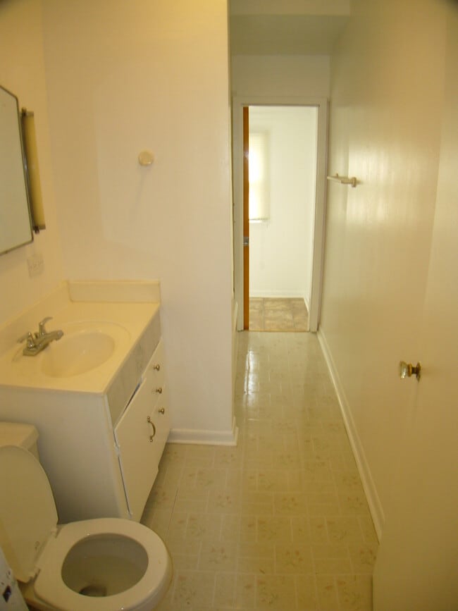 Building Photo - 1953 Curtiss St