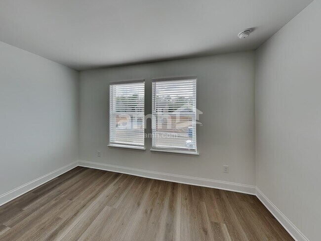 Building Photo - 169 Hickory Pointe Rd