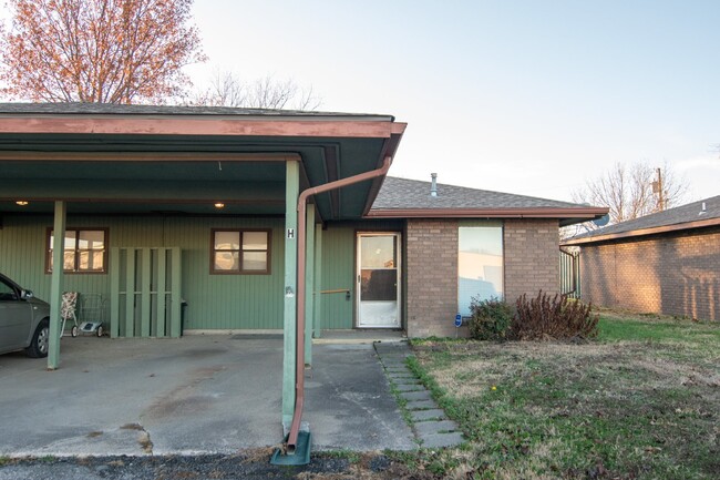 Primary Photo - 2 Bedroom duplex near Leclere Park.