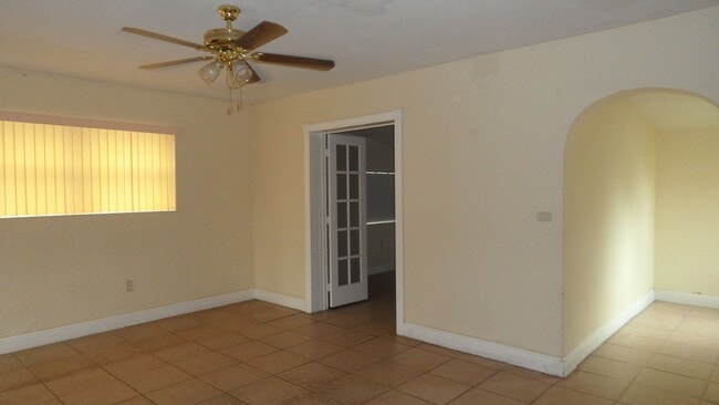 Building Photo - 3-Bed, 2-Bath Single-Family Home in Hollywood!