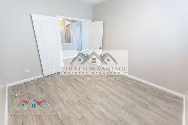 Building Photo - 16627 W McKinley St