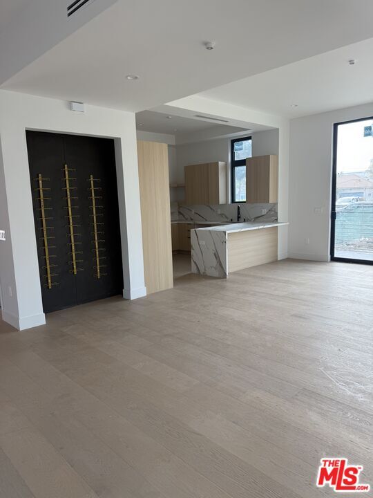 Building Photo - 3846 Bentley Ave