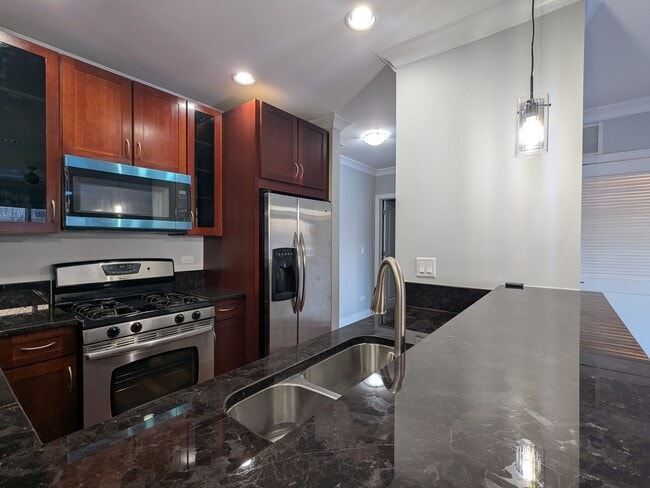 Building Photo - 2224 W Touhy Ave