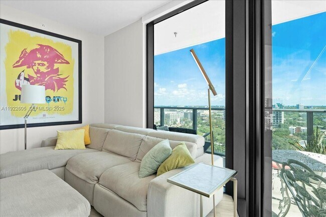 Building Photo - 501 NE 31st St