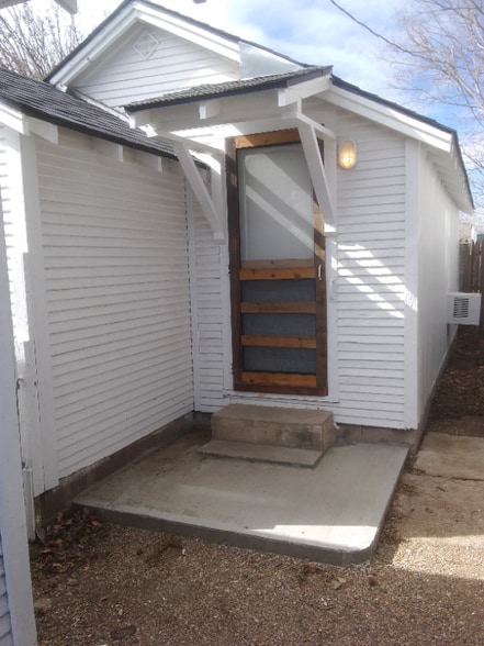 Building Photo - 1404 S Jefferson St