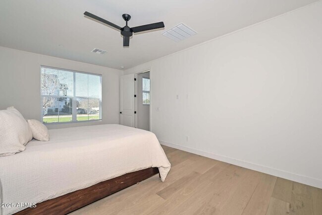 Building Photo - 11300 N Casa Dega Dr