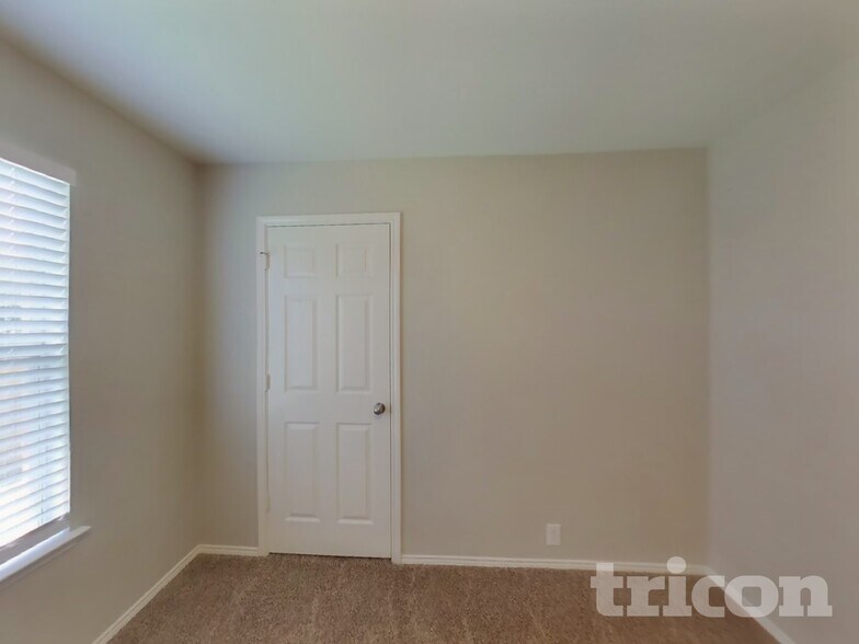 Building Photo - 120 Bison Meadow Dr
