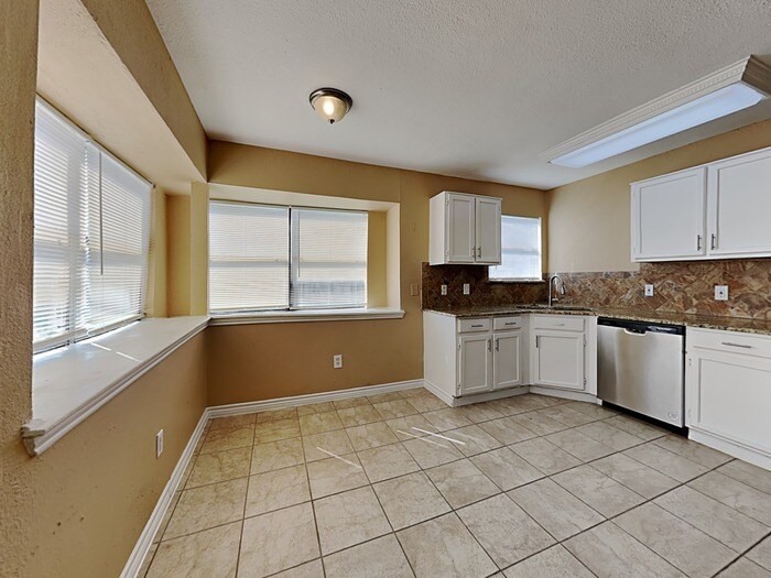 Building Photo - 7804 Rice Dr