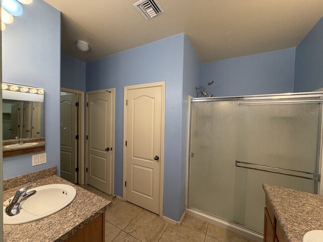 Building Photo - 1145 E Madera Grove Ln