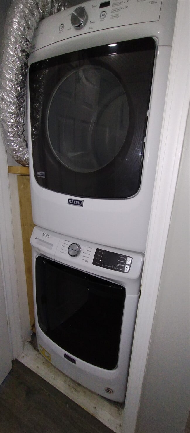 Building Photo - 1201 Spring Creek Ln