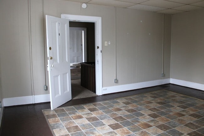 Building Photo - 975 Church St