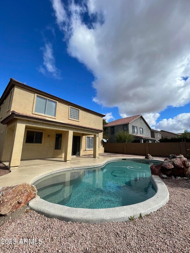 Building Photo - 3517 E Crescent Way