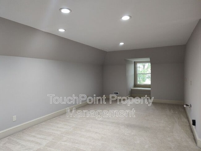 Building Photo - 4200 Old Course Dr
