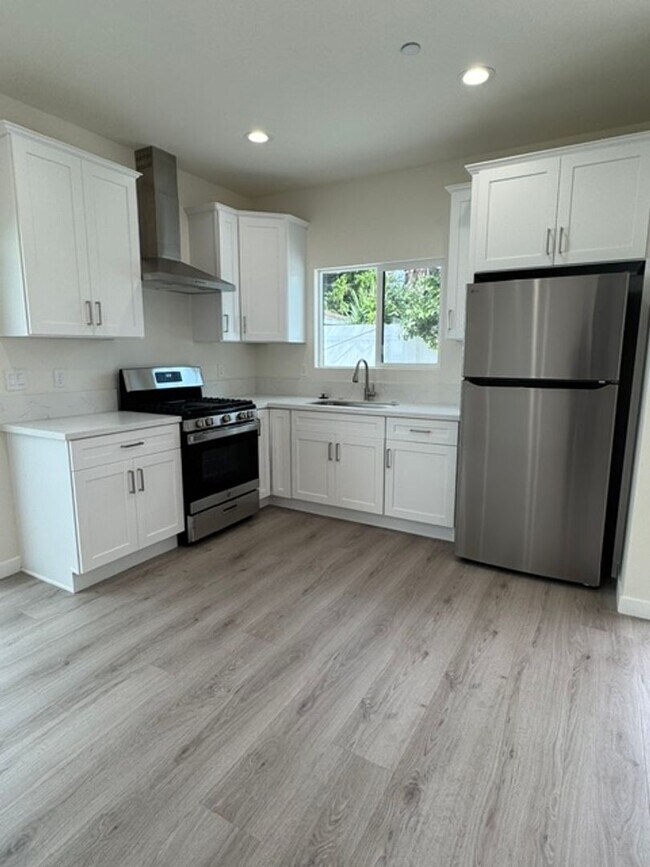 Building Photo - 7317-7321 Garden Grove Avenue