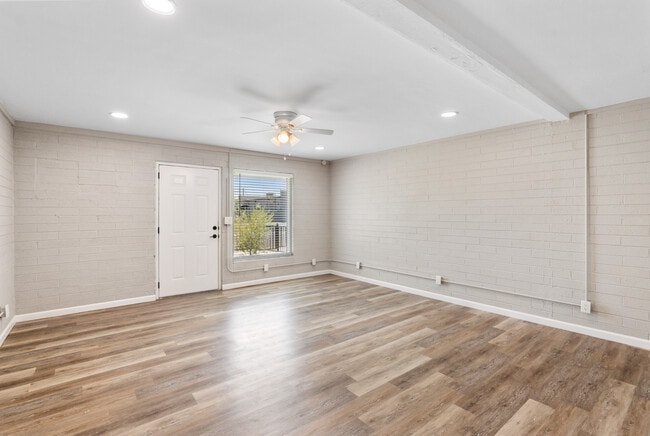 Building Photo - The Catalina