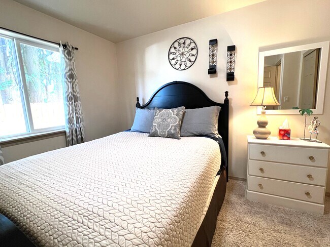 Building Photo - 309 S 15th St