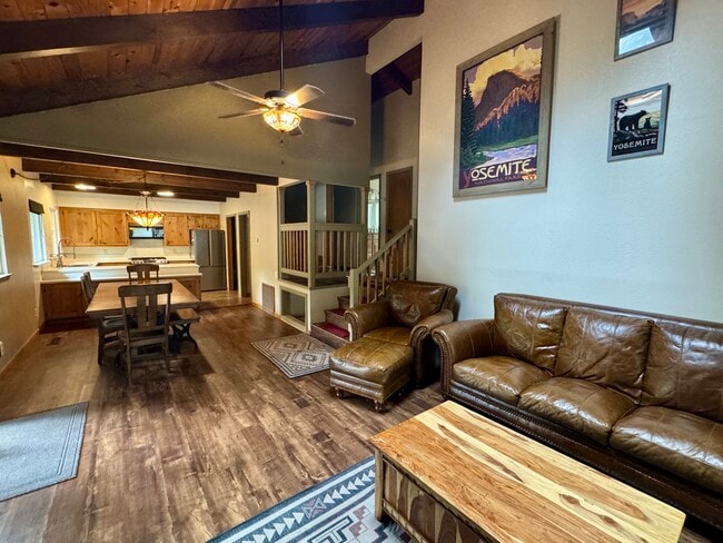 Building Photo - 19380 Pleasantview Dr