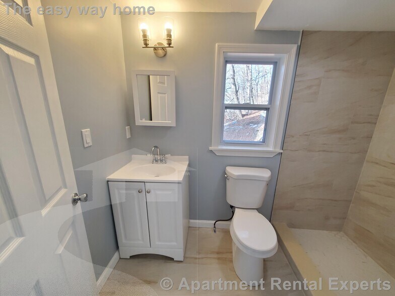 Building Photo - 289 Fellsway W