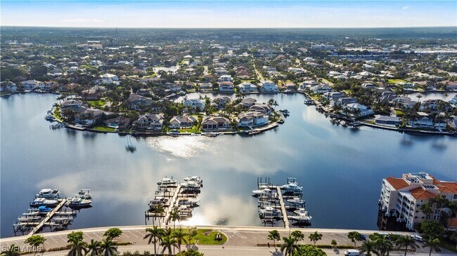 Building Photo - 4651 Gulf Shore Blvd N