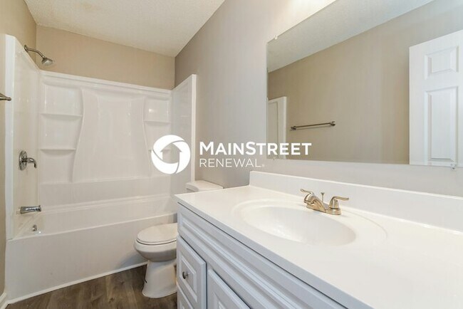Building Photo - 4 Bedroom Pet-Friendly Home in Selma, NC w...