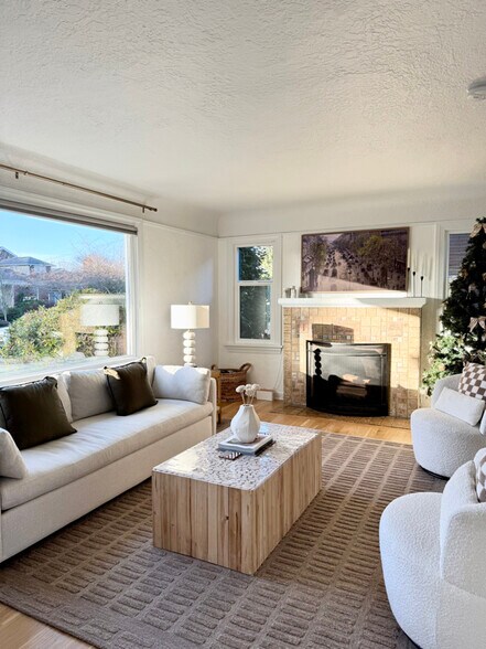 Building Photo - 8018 28th Ave NW