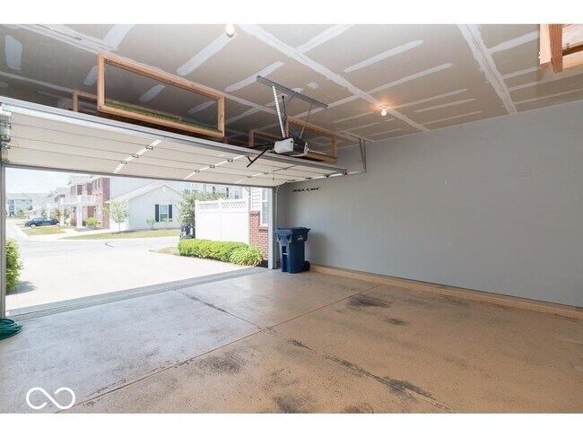 Building Photo - 14326 Shooting Star Dr