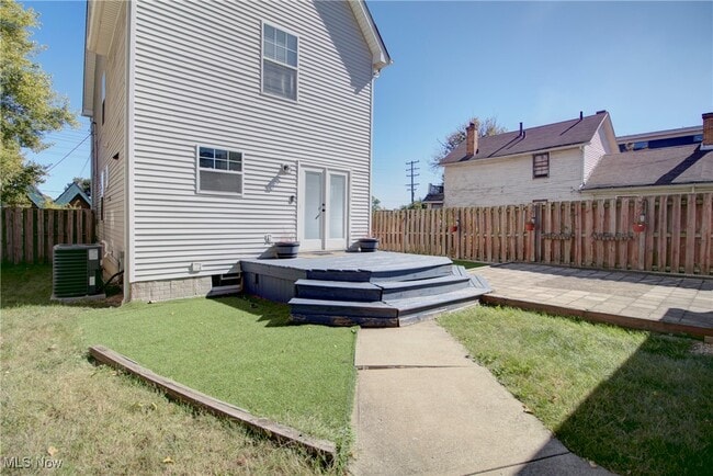 Building Photo - 2494 W 7th St