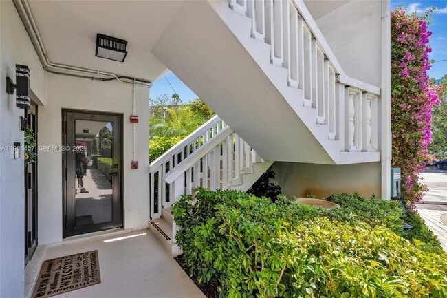 Building Photo - 2190 NE 51st Ct