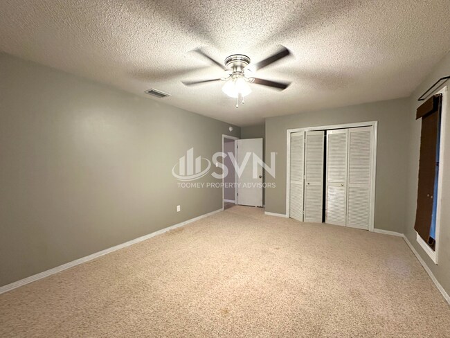Building Photo - 662 Ridgewood Dr