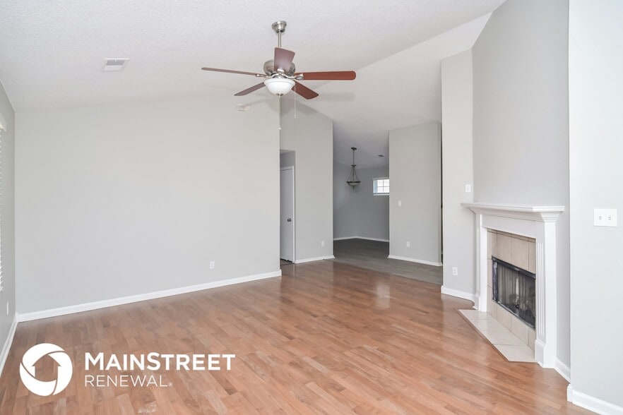 Building Photo - 4734 Waterfront Oak Dr