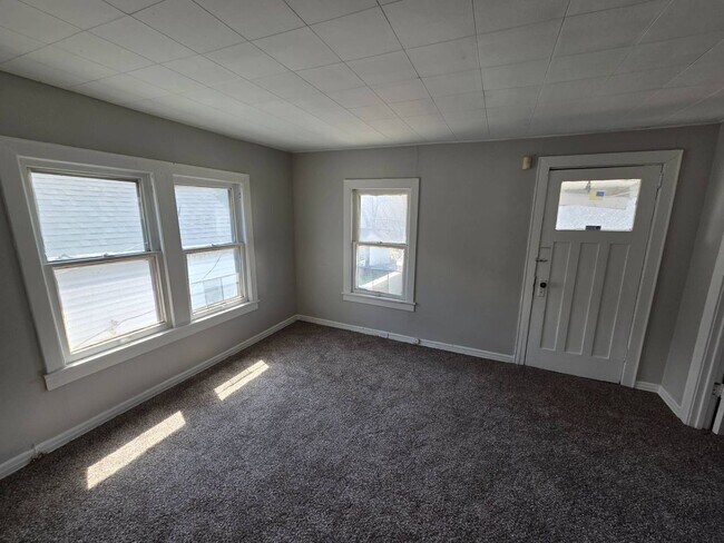 Building Photo - 3081 E 67th St