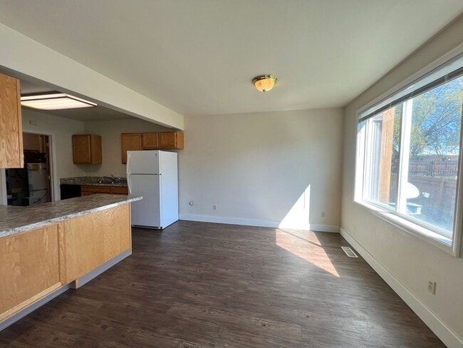 Building Photo - 1308 N Brooklane St
