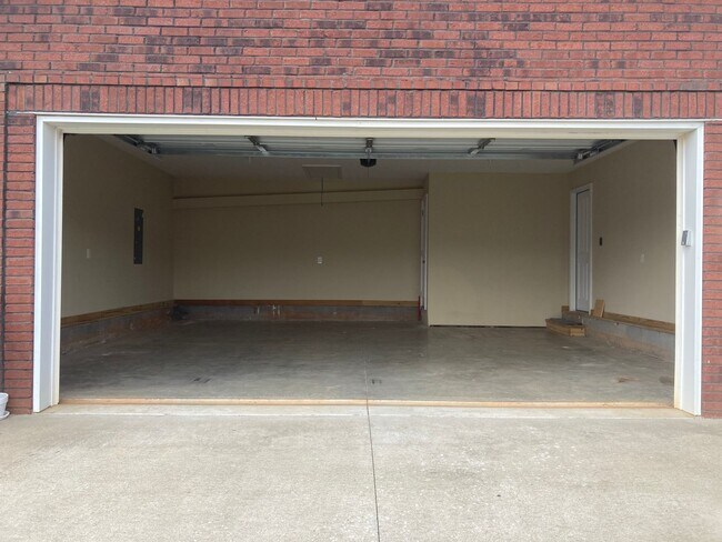 Building Photo - 205 Royal Birkdale Court