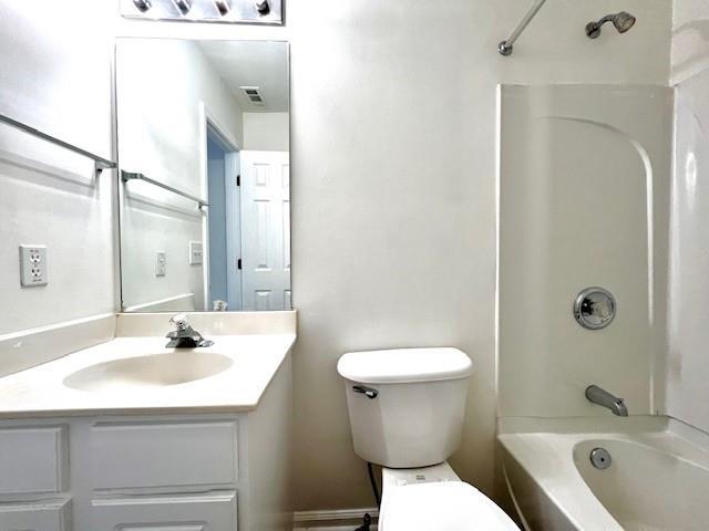 Building Photo - 895 Redwood Dr NW