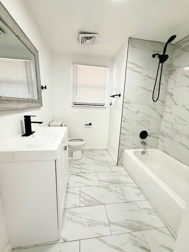 Building Photo - 8613 S Independence Ave