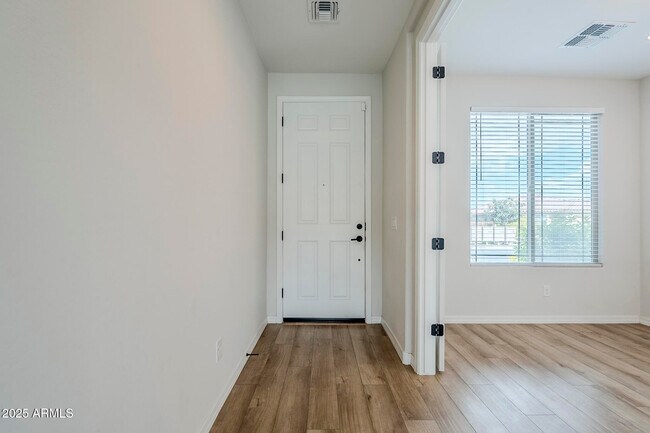 Building Photo - 1621 Flintlock Dr