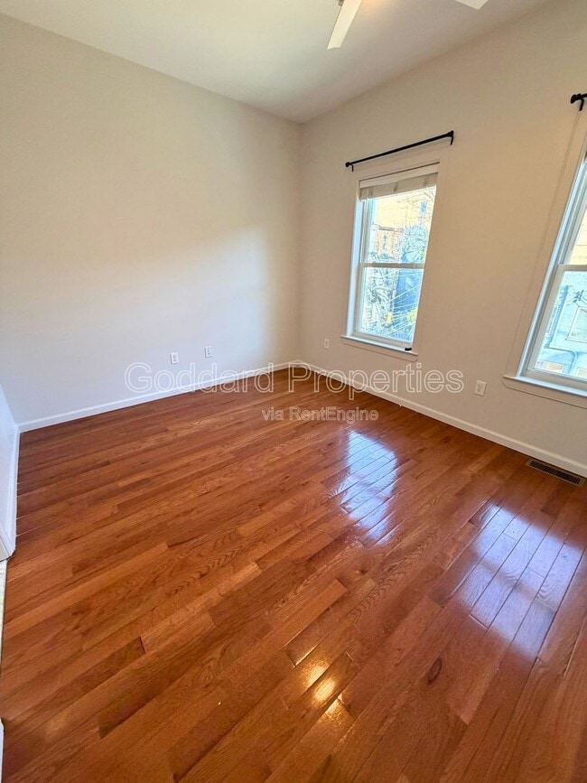 Building Photo - 12 E 22nd St