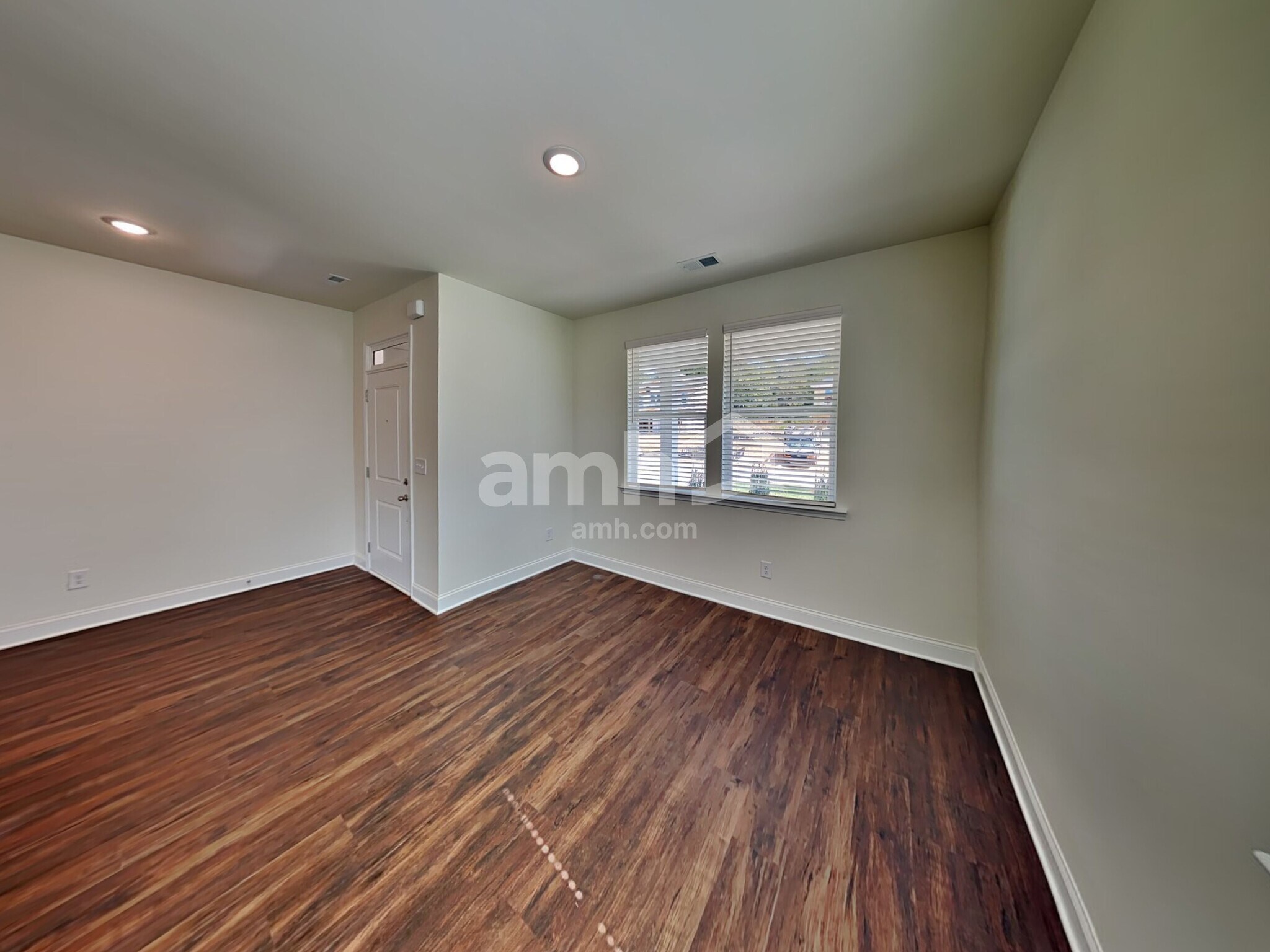 Building Photo - 113 Pecan Dr