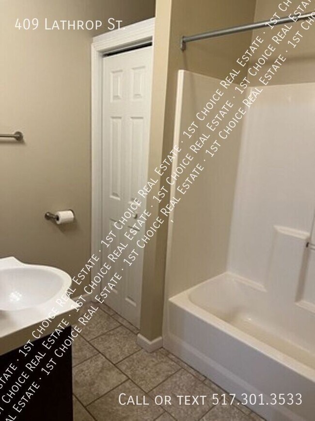 Building Photo - 409 Lathrop St