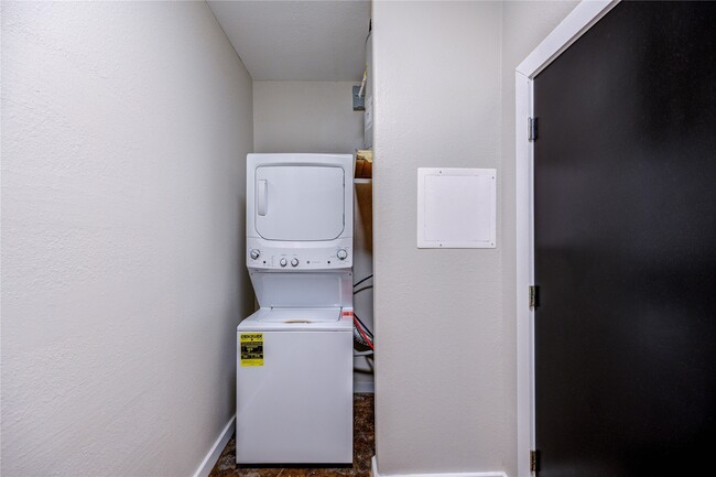 Building Photo - 2205 McKinney St