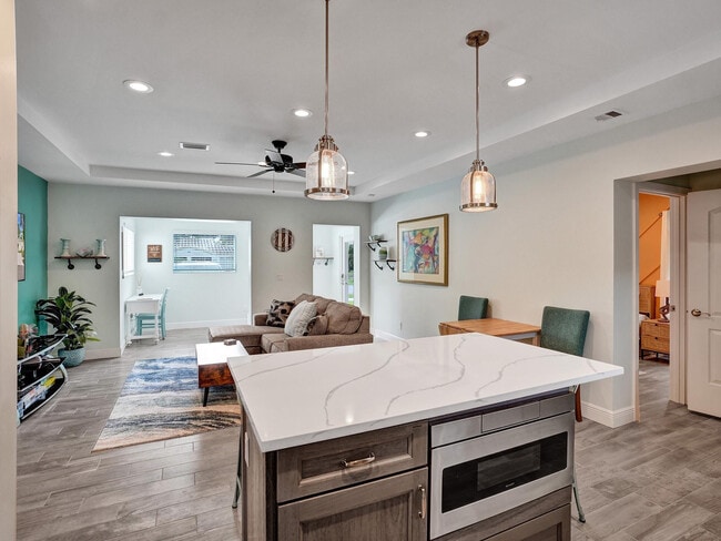 Building Photo - 937 SW 17th St