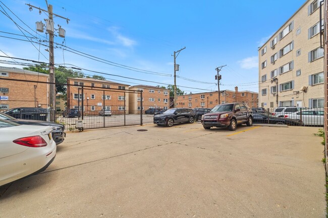 Building Photo - 4968 N Milwaukee Ave