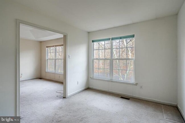Building Photo - 143 Birchwood Dr