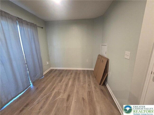 Building Photo - 2500 Alex Rd