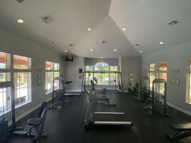 Building Photo - 6025 Westgate Dr