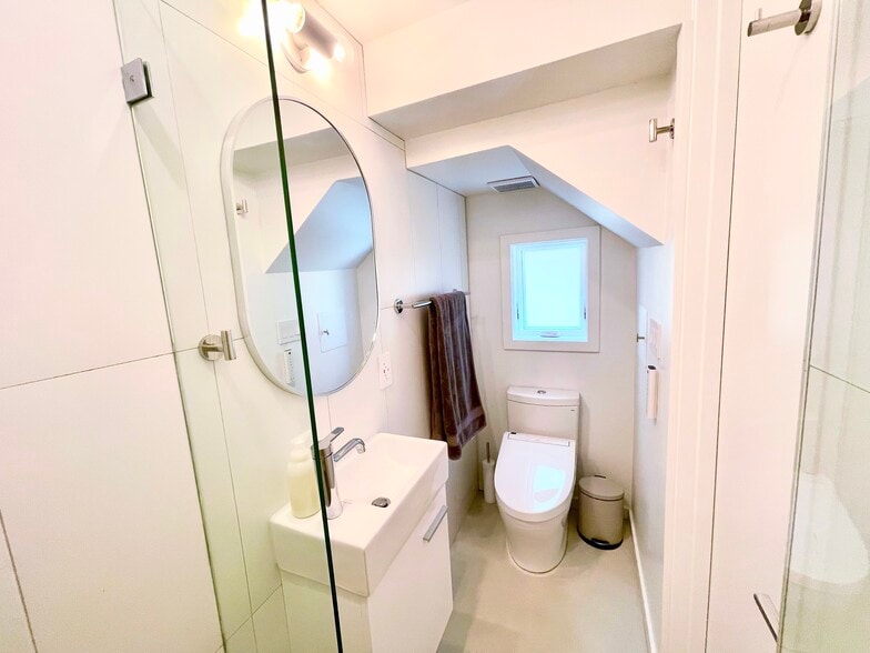 Building Photo - 118 Grandview St